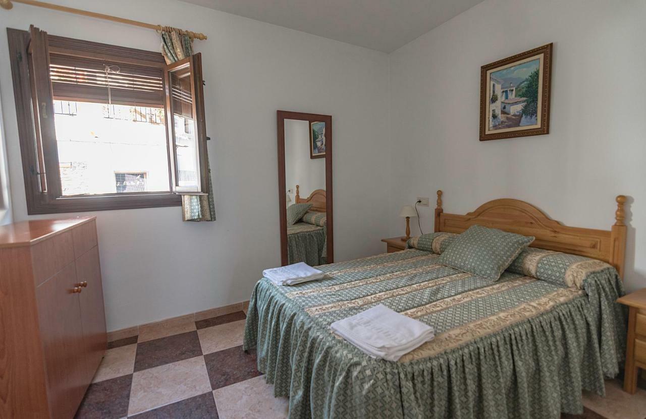 Apartamentos Rurales Las Chimeneas Capileira Kültér fotó